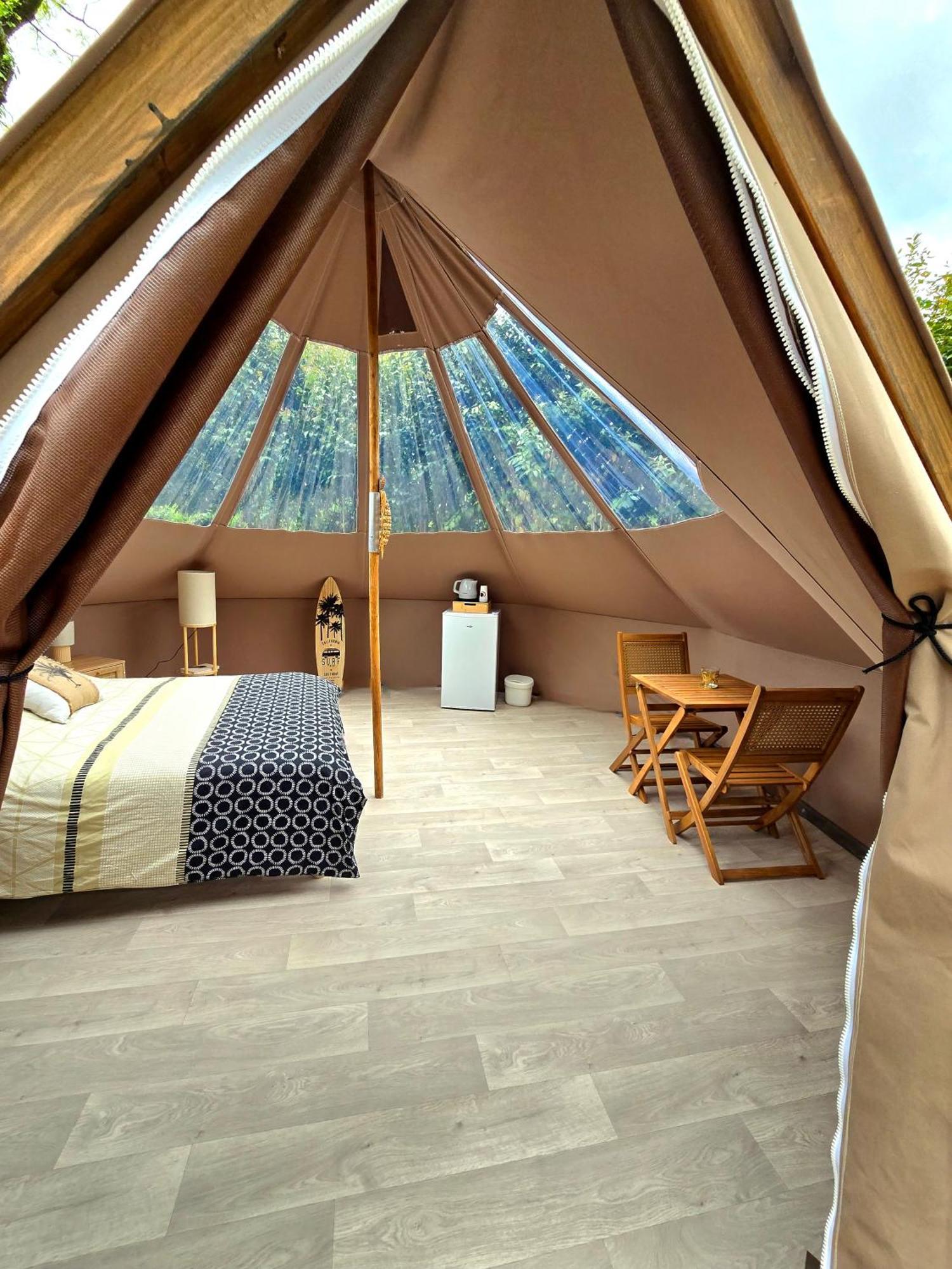 Les Nuits De Cassiopee Bed & Breakfast Sorde-l'Abbaye ภายนอก รูปภาพ